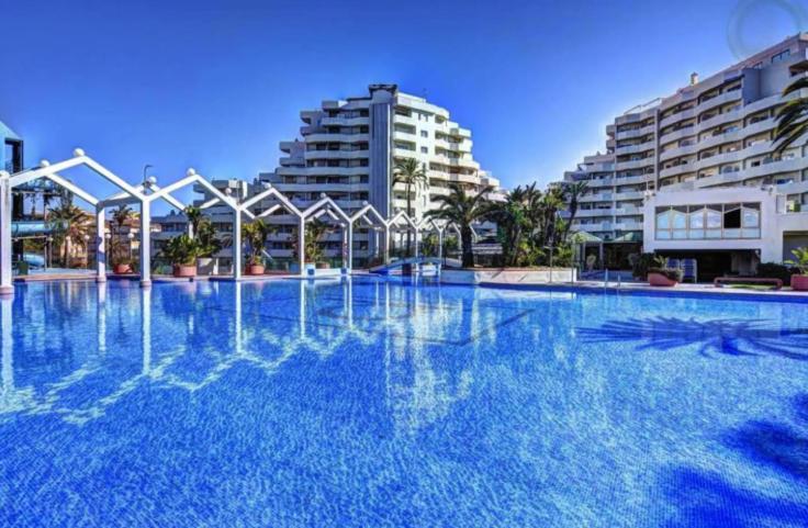 Benal Beach Suite, Parque Acuatico Y Vistas Al Mar Benalmadena Bagian luar foto