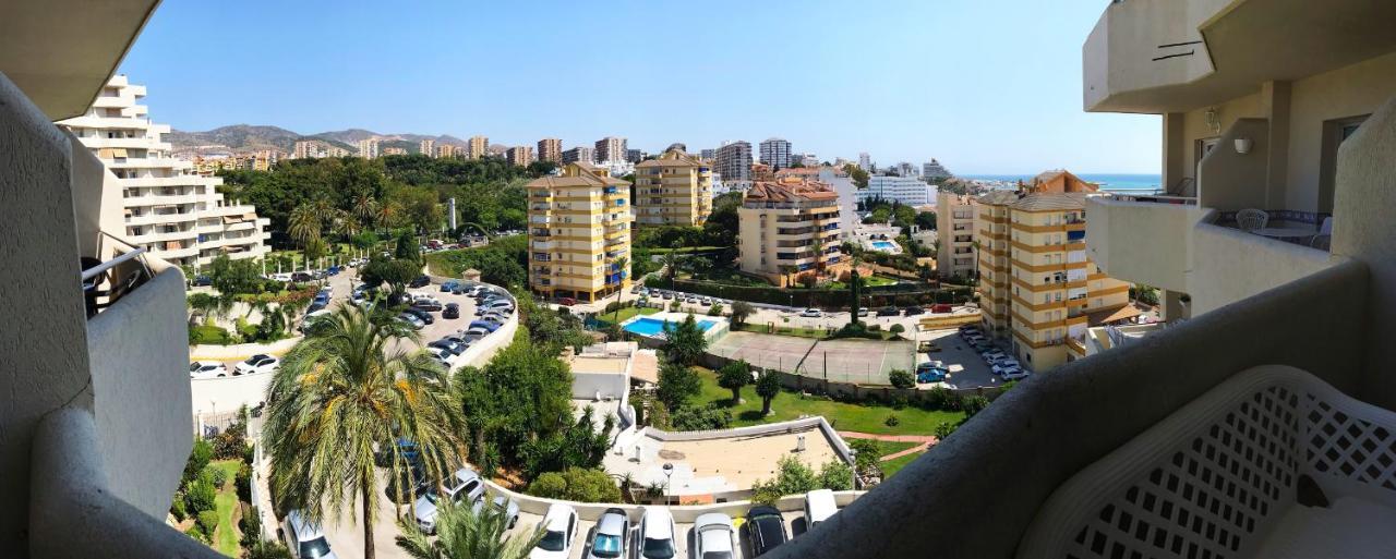 Benal Beach Suite, Parque Acuatico Y Vistas Al Mar Benalmadena Bagian luar foto