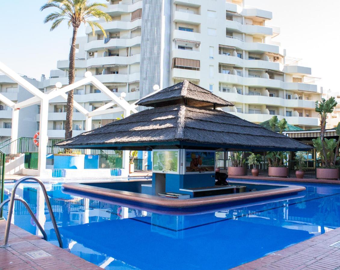 Benal Beach Suite, Parque Acuatico Y Vistas Al Mar Benalmadena Bagian luar foto