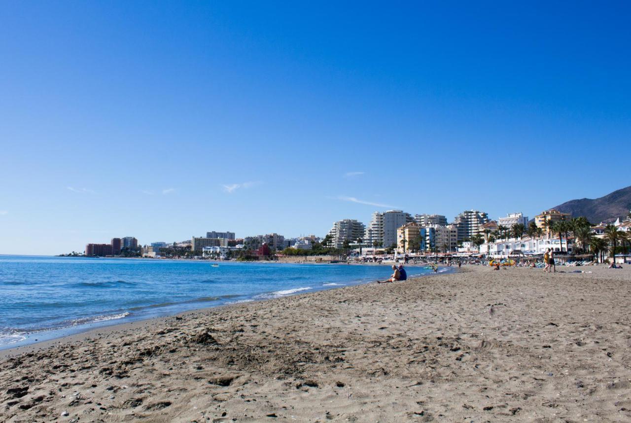 Benal Beach Suite, Parque Acuatico Y Vistas Al Mar Benalmadena Bagian luar foto