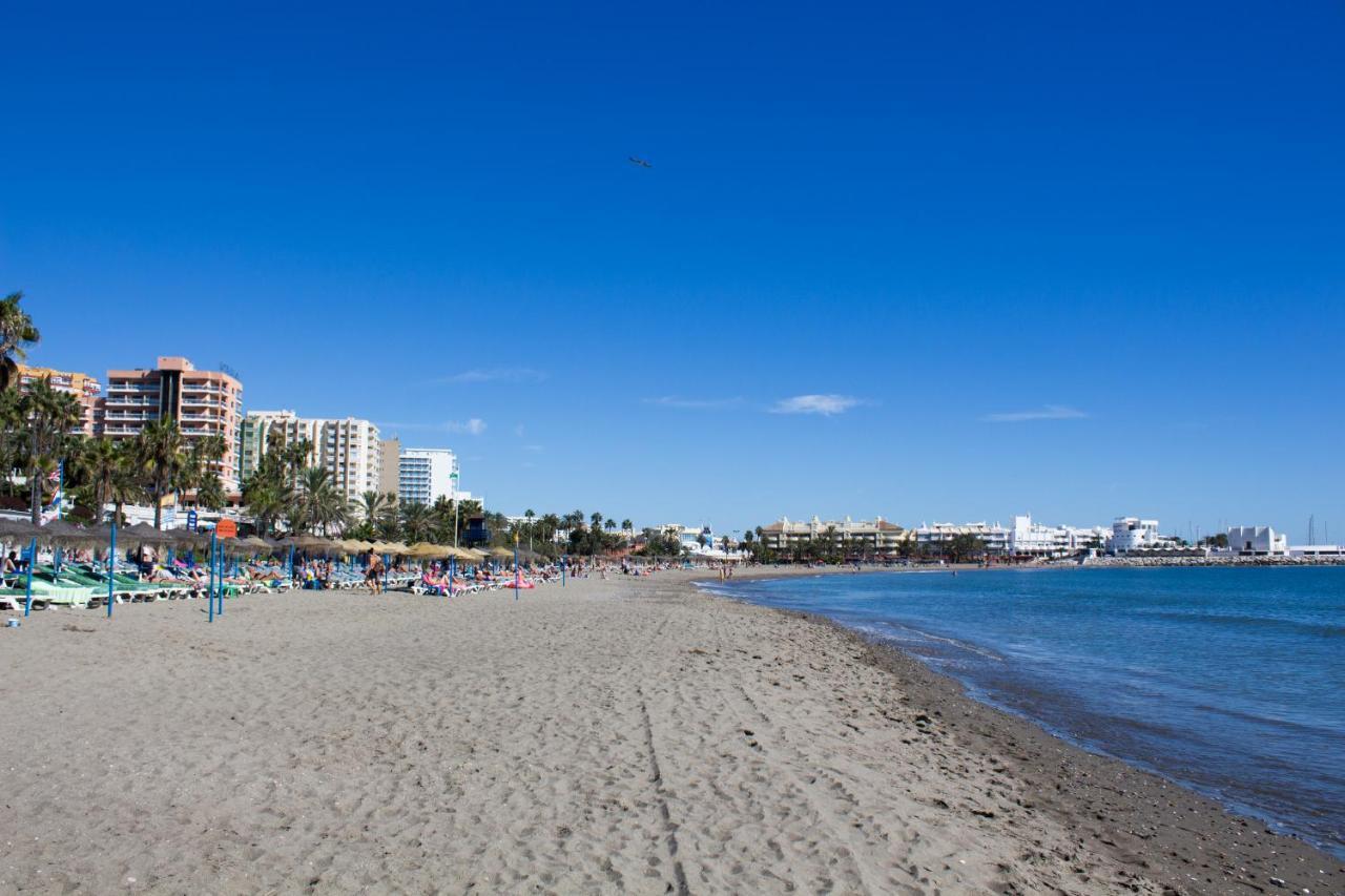 Benal Beach Suite, Parque Acuatico Y Vistas Al Mar Benalmadena Bagian luar foto