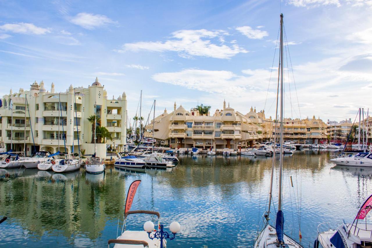 Benal Beach Suite, Parque Acuatico Y Vistas Al Mar Benalmadena Bagian luar foto