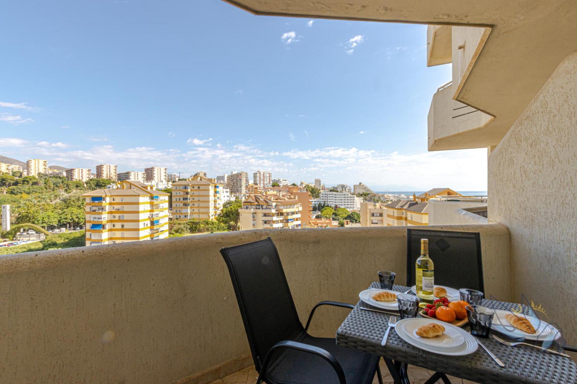 Benal Beach Suite, Parque Acuatico Y Vistas Al Mar Benalmadena Bagian luar foto